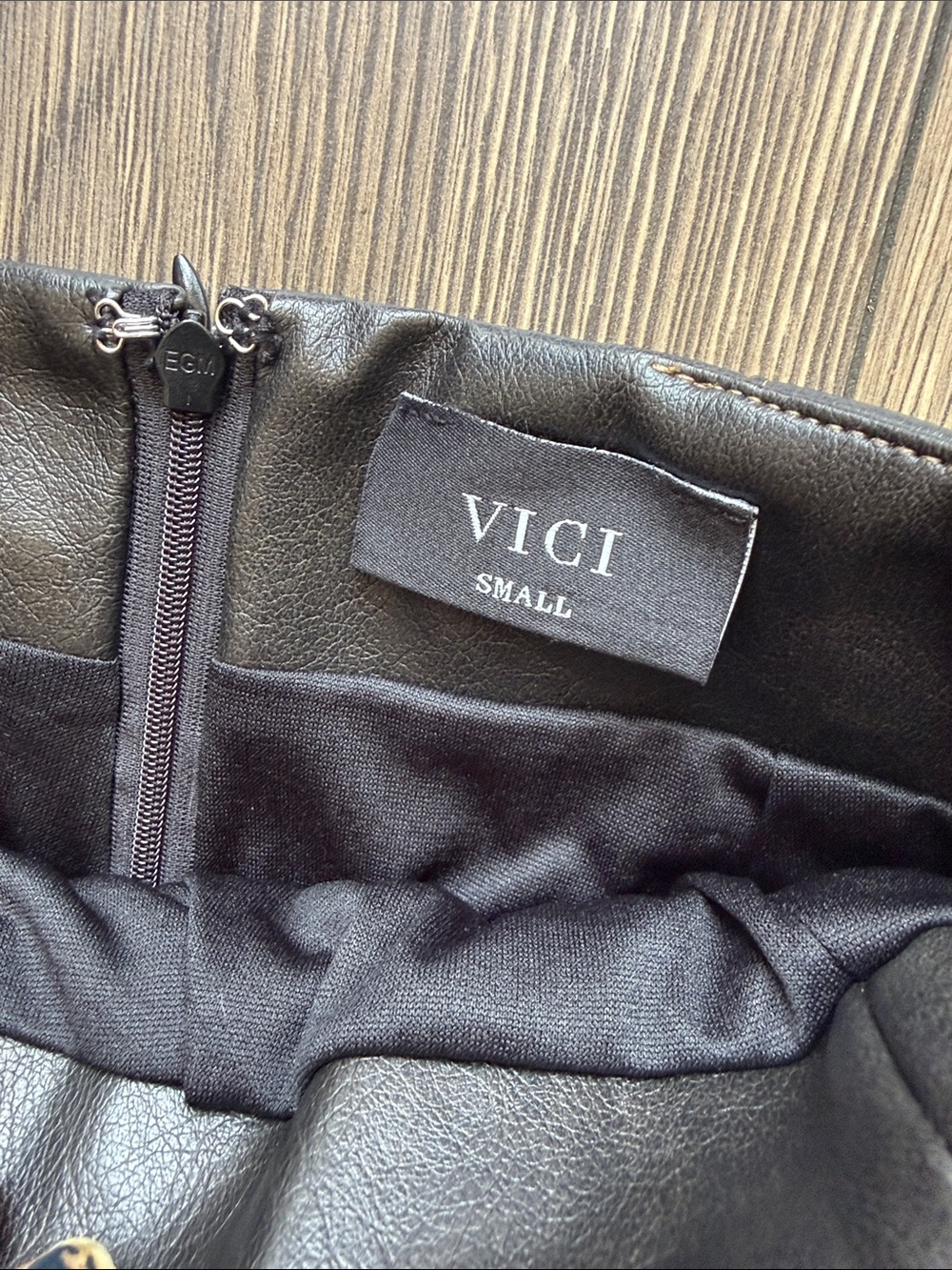 VICI Black vegan Leather Pleated Mini Skirt Women’s Size Small Y2K Preppy Goth - Picture 6 of 8